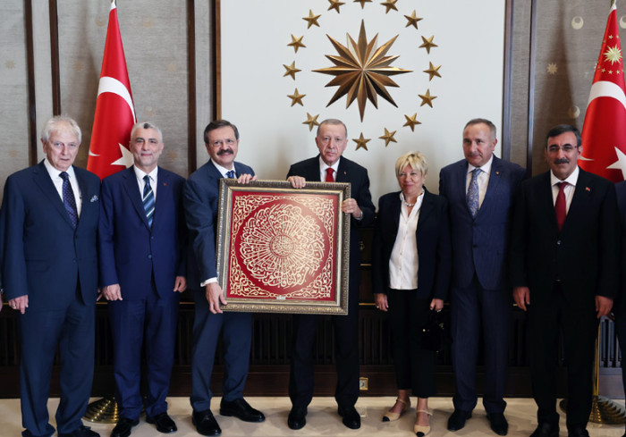 Cumhurbaşkanı Erdoğan, TOBB Başkanı Hisarcıklıoğlu ve beraberindeki heyeti kabul etti 